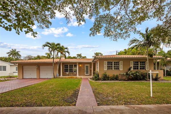 Riviera, 1527 Baracoa Ave, Coral Gables, Florida 33146, image 2