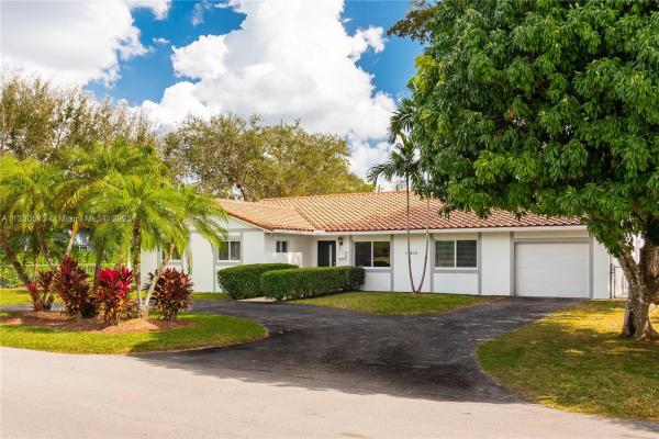 Coral Reef Estates, 15815 SW 89th Ave, Palmetto Bay, Florida 33157, image 1