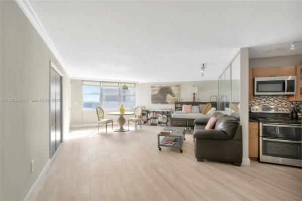 Commodore Plaza Tower, 2750 NE 183rd St #PH-12, Aventura, Florida 33160, image 2