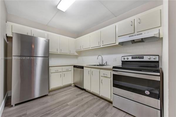 Inverrary Gardens, 4222 Inverrary Blvd #4305, Lauderhill, Florida 33319, image 1
