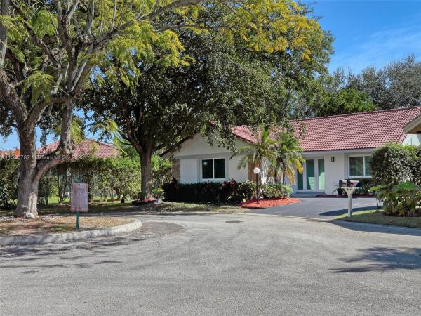 Shadow Wood Villas, 9510 Shadow Wood Ct, Coral Springs, Florida 33071, image 1