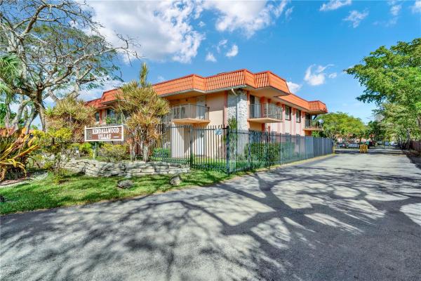 Kendallwood Villas, 10447 SW 108th Ave #167, Kendall, Florida 33176, image 1