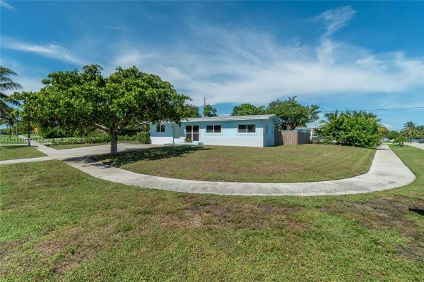 Lantana Heights, 905 Garnett St, Lantana, Florida 33462, image 2