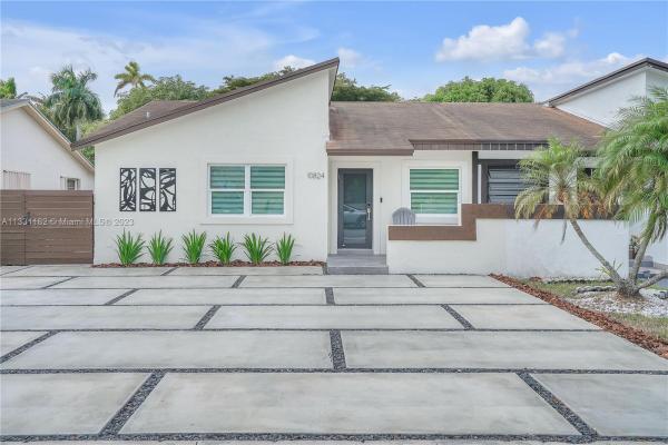 Aileen Susan, 10824 SW 146th Pl, The Hammocks, Florida 33186, image 1