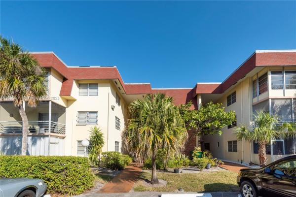 Lauderdale Oaks, 3071 NW 47th Ter #319, Lauderdale Lakes, Florida 33313, image 1
