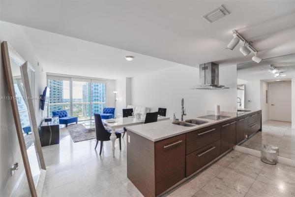 Icon Brickell Tower 3, 485 Brickell Ave #3107, Miami, Florida 33131, image 2