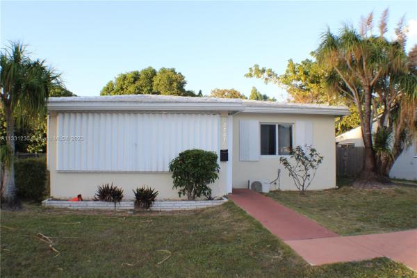 Hollywood Little Ranches, 2703 Washington St, Hollywood, Florida 33020, image 2