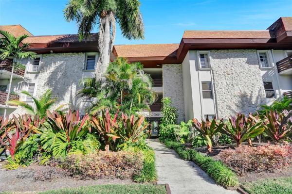 Dadeland Capri, 7483 SW 82nd St #B102, Glenvar Heights, Florida 33143, image 1