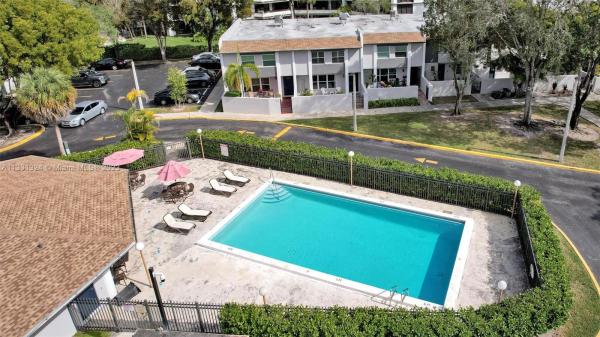 Lakes Village, 14105 SW 66th St #C6, Kendale Lakes, Florida 33183, image 2