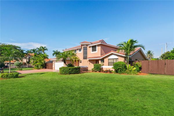 Mansions Cove At Lakes Of The Meadow, 4660 SW 156th Pl, Kendall West, Florida 33185, image 1