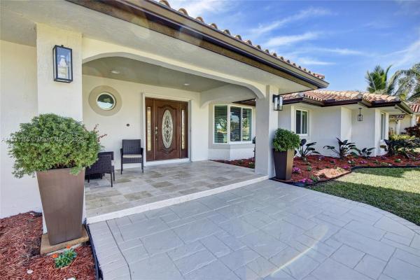 10440 SW 120th St, Three Lakes, Florida 33176, image 2