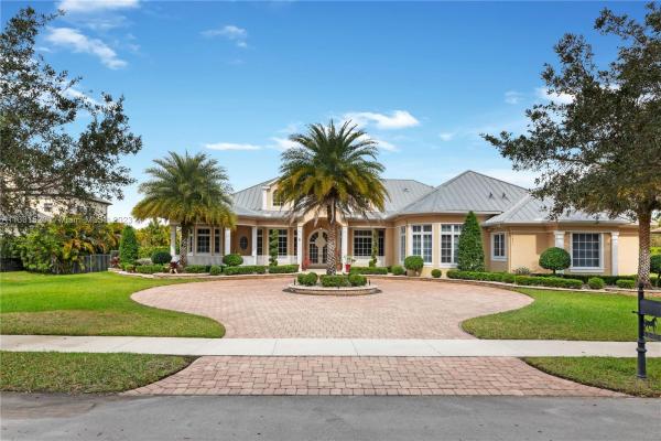 Camelot Estates, 10451 S Camelot Cir, Davie, Florida 33328, image 1