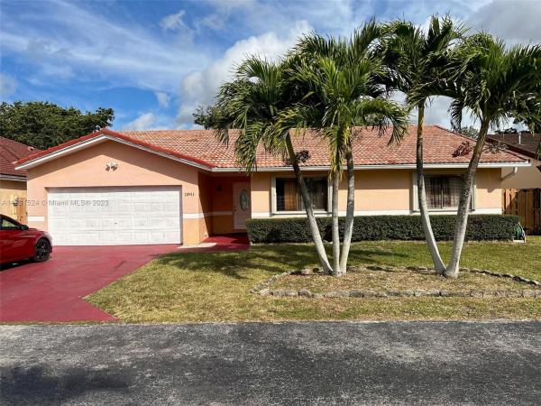 Oakwood Estates At The Hammocks, 15911 SW 104th Ter, The Hammocks, Florida 33196, image 1