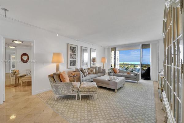 Hamptons West, 20281 E Country Club Dr #904, Aventura, Florida 33180, image 2