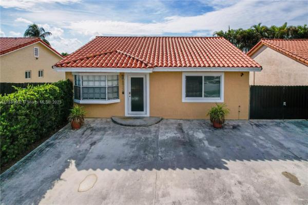 Maria Teresa, 8924 NW 113th St, Hialeah Gardens, Florida 33018, image 1