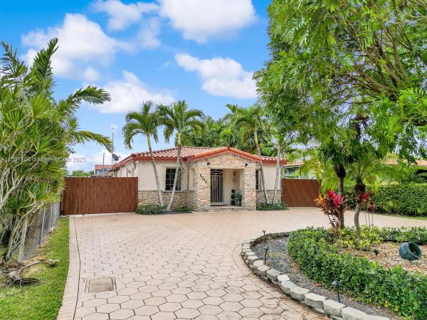 Flagami, 8040 Grand Canal Dr, Fountainebleau, Florida 33144, image 1