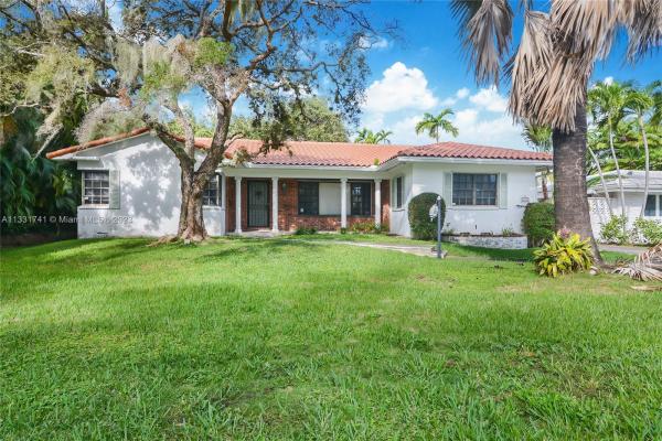 Bal Harbour Village, 165 Biscay Dr, Bal Harbour, Florida 33154, image 1