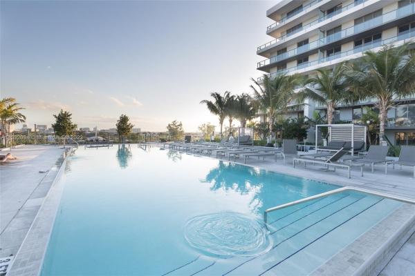 Aventura Parksquare Residences, 2960 NE 207th St #916, Aventura, Florida 33180, image 1
