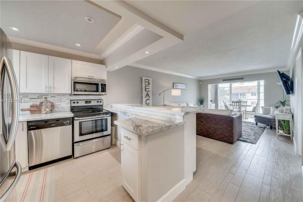 Sunrise Lakes 3, 2701 N Pine Island Rd #306, Sunrise, Florida 33322, image 1