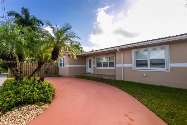 Ocean View Golf, 333 SE 3rd Ave, Dania Beach, Florida 33004, image 1