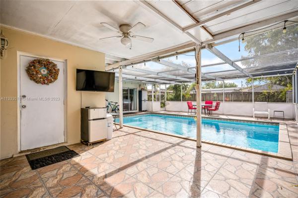 Linwood Gardens, 6450 Perry St, Hollywood, Florida 33024, image 1