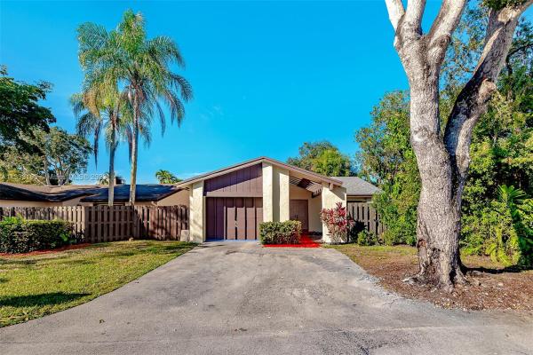 The Crossings, 10904 SW 134th Pl, The Crossings, Florida 33186, image 2
