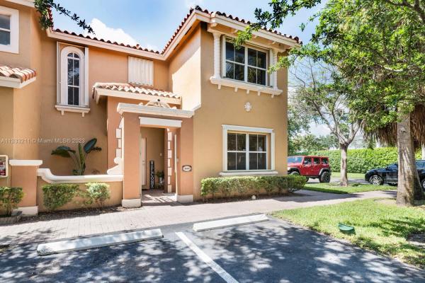 Villa Vizcaya, 8544 NW 140th Ter #1006, Miami Lakes, Florida 33016, image 2