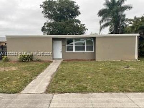 Palm Beach Colony, 865 Hibiscus Dr, Royal Palm Beach, Florida 33411, image 2