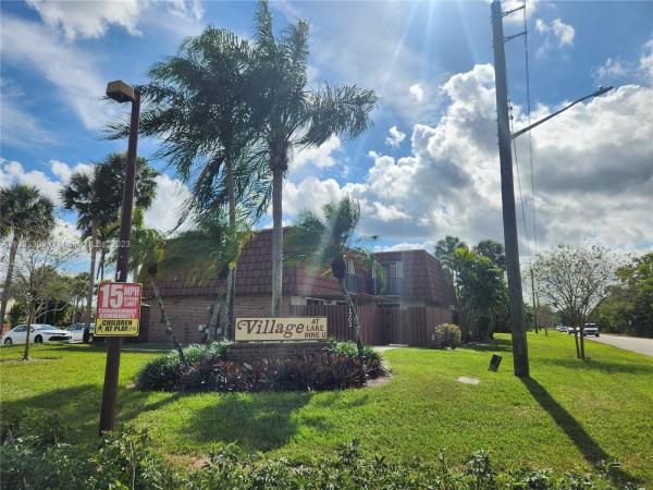 Village At Lake Pine, 1200 SW 118th Ter, Davie, Florida 33325, image 2