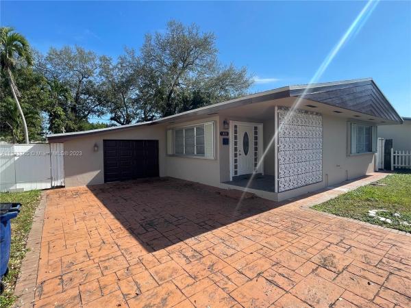 Oak Acres, 411 SW 11th Ave, Hallandale Beach, Florida 33009, image 1