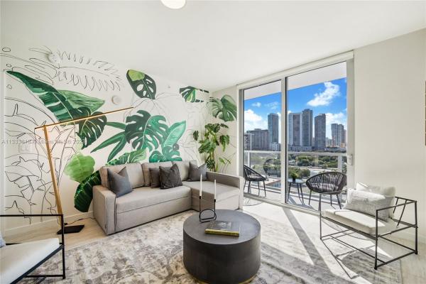 Quadro, 3900 Biscayne Blvd #S-1010, Miami, Florida 33137, image 1