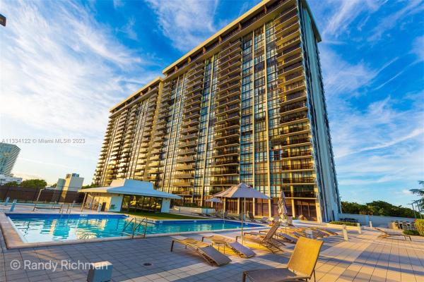Charter Club, 600 NE 36th St #2002, Miami, Florida 33137, image 2