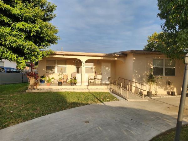 Sweetwater Groves, 275 SW 114th Ave, Sweetwater, Florida 33174, image 1