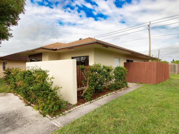 Palm Hill Villas, 4799 Luqui Ct, West Palm Beach, Florida 33415, image 1