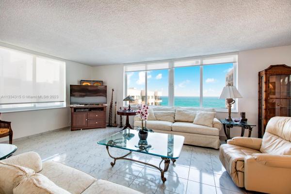 The Carriage House, 5401 Collins Ave #619, Miami Beach, Florida 33140, image 2
