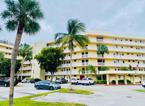 Point East, 2930 Point East Dr #E-305, Aventura, Florida 33160, image 2