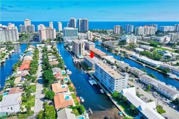 Barclay Square, 2841 NE 33rd Ct #403, Fort Lauderdale, Florida 33306, image 1