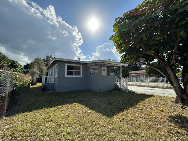 Pinewood Park, 790 NW 97th St, Pinewood, Florida 33150, image 1