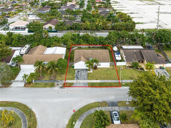 Homestead Lakes Farmlife West, 1553 N Bluebird Ln, Homestead, Florida 33035, image 1