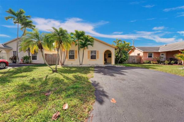 Princetonian By The Park, 12850 SW 250th Ter, Princeton, Florida 33032, image 1