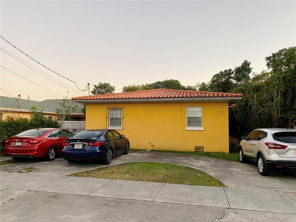 Auburndale Tamiami Trail, 3262 SW 6th St, Miami, Florida 33135, image 1