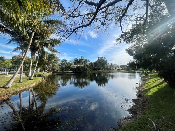 Snapper Creek Townhouses, 11106 SW 70th Ter, Kendall, Florida 33173, image 2