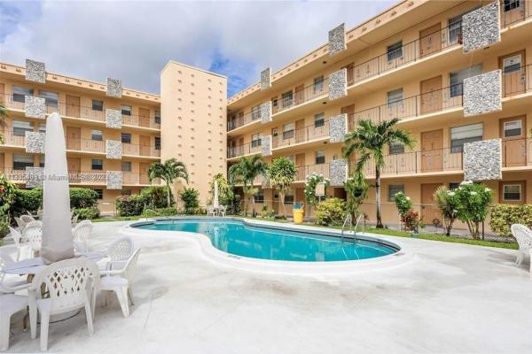 Warrenton House, 2145 Pierce St #315, Hollywood, Florida 33020, image 1