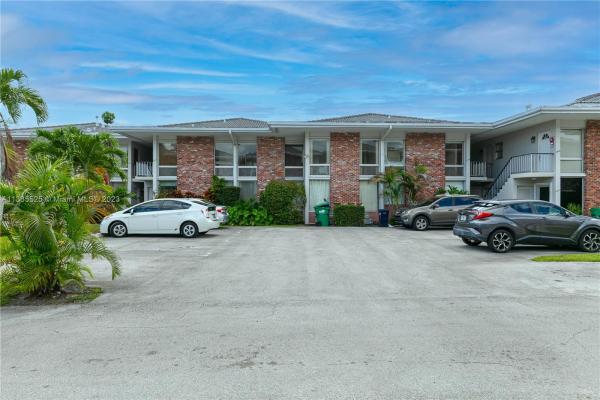 Country Club Of Miami, 6798 Brookline Dr #6798, Country Club, Florida 33015, image 1