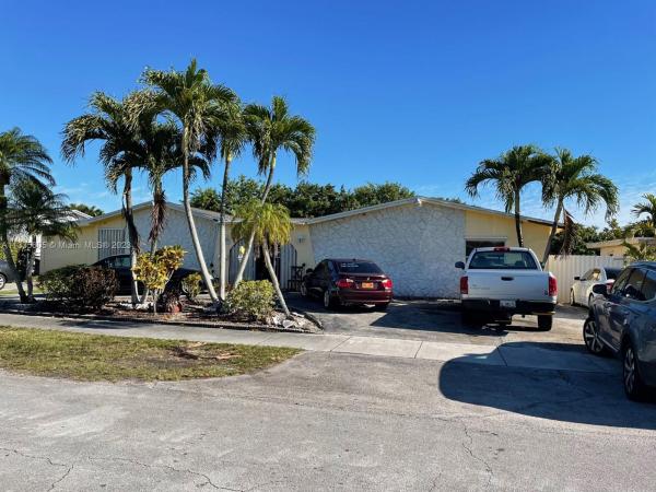Southern Estates, 3215 Village Green Dr, Tamiami, Florida 33175, image 1
