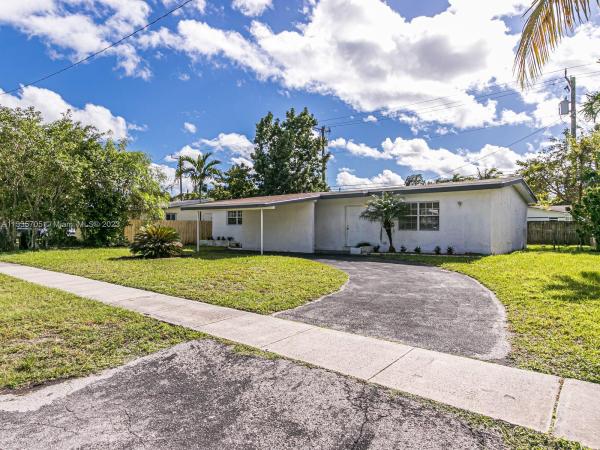 Beach Heights, 550 NE 172nd St, North Miami Beach, Florida 33162, image 1