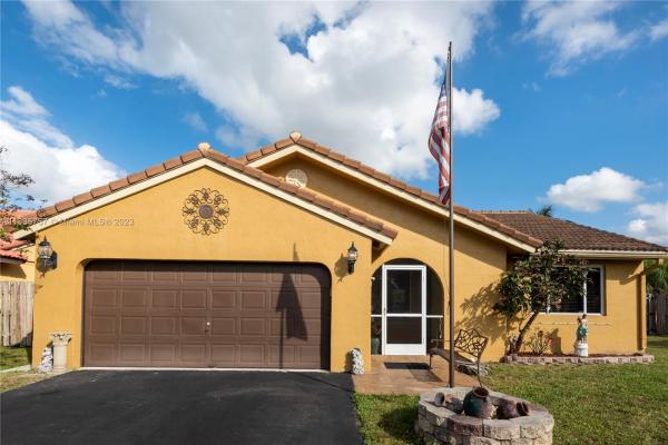 Hawkes Bluff, 15421 Dover Ct, Davie, Florida 33331, image 2