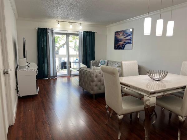 Village Of Kings Creek, 8101 Camino Real #C-217, Glenvar Heights, Florida 33143, image 2