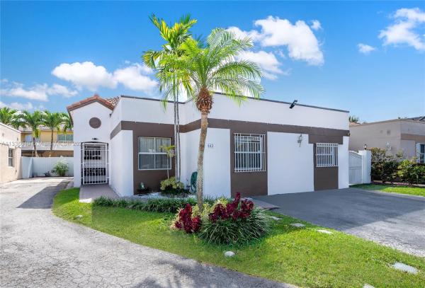 Lake Pointe, 643 NW 122nd Pl, Tamiami, Florida 33182, image 1