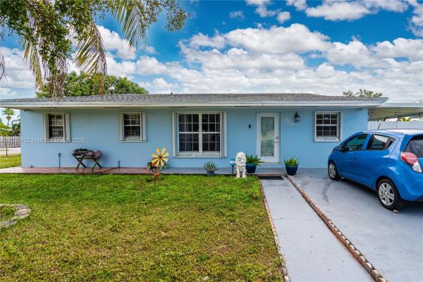 Carol City Gardens, 4464 NW 203rd St, Miami Gardens, Florida 33055, image 2